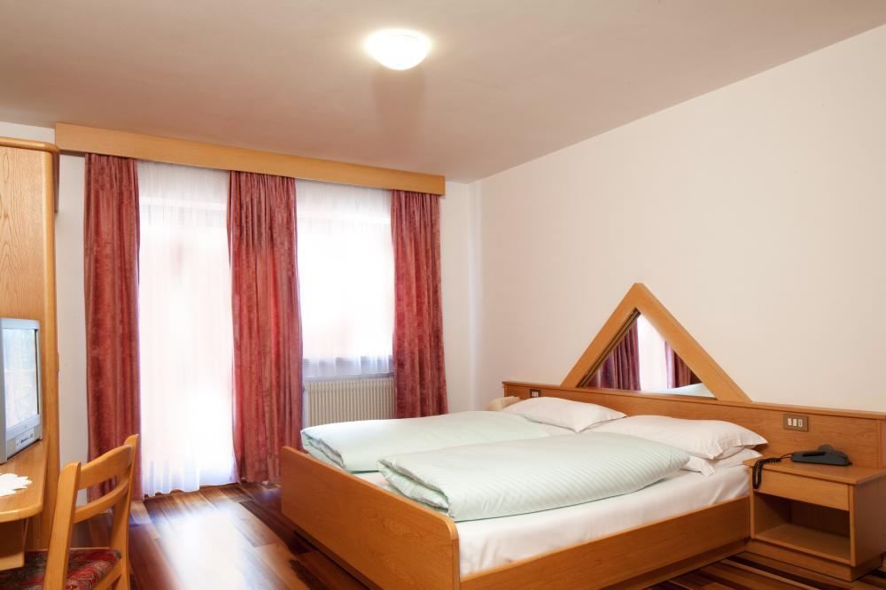 Ciasa Roby Otel San Cassiano  Oda fotoğraf